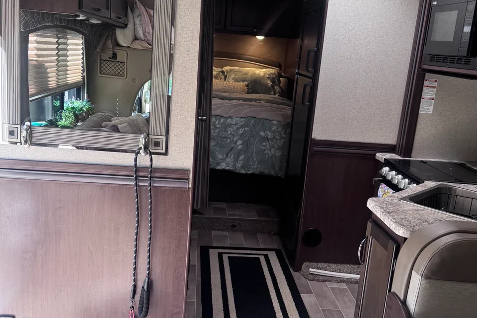eugene's Thor Motor Coach Chateau Class C