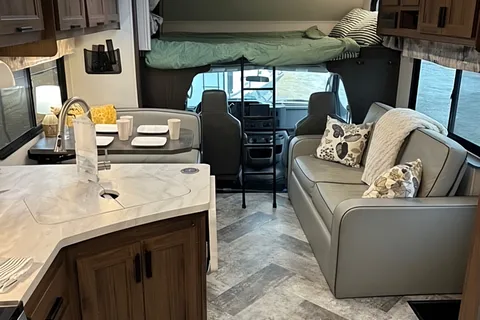 Forest River Sunseeker LESC1908