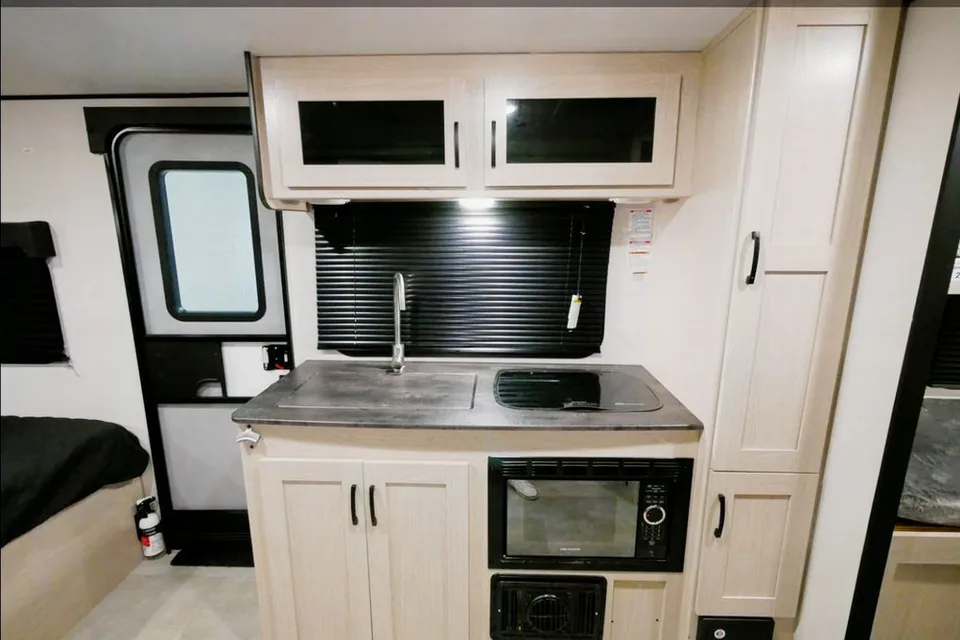 Homie's Coachmen Apex Nano 194BHS Travel Trailer