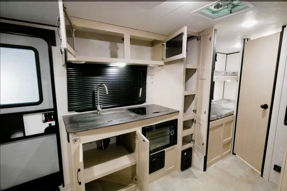 Homie's Coachmen Apex Nano 194BHS Travel Trailer