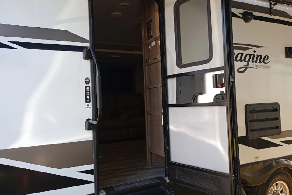 Olivia's Grand Design Imagine 2600RB Travel Trailer