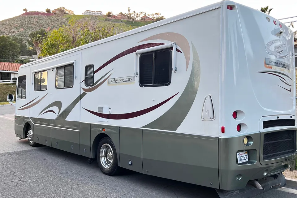 Christopher's Coachmen Cross Country 354MBS Class A