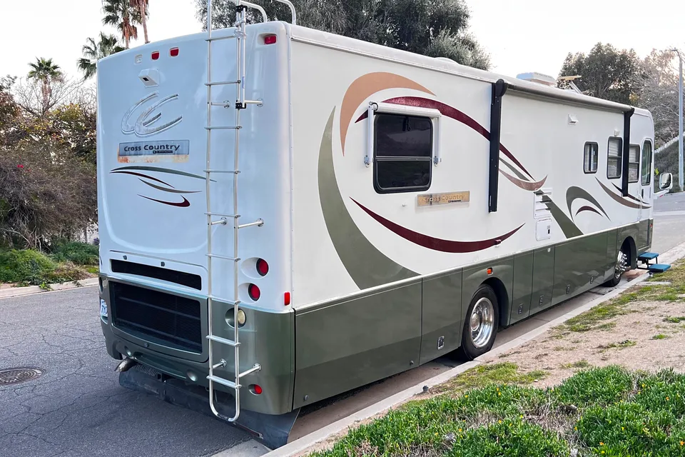 Christopher's Coachmen Cross Country 354MBS Class A