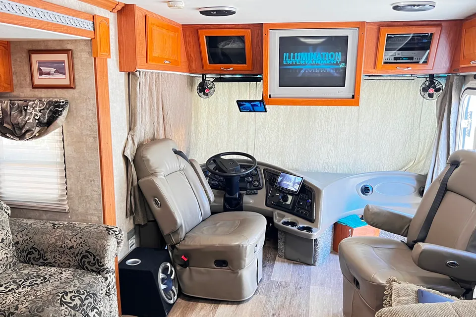 Christopher's Coachmen Cross Country 354MBS Class A