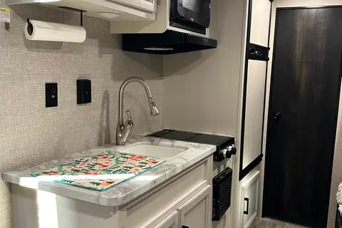 Samantha's Jayco Jay Flight SLX-7 Travel Trailer