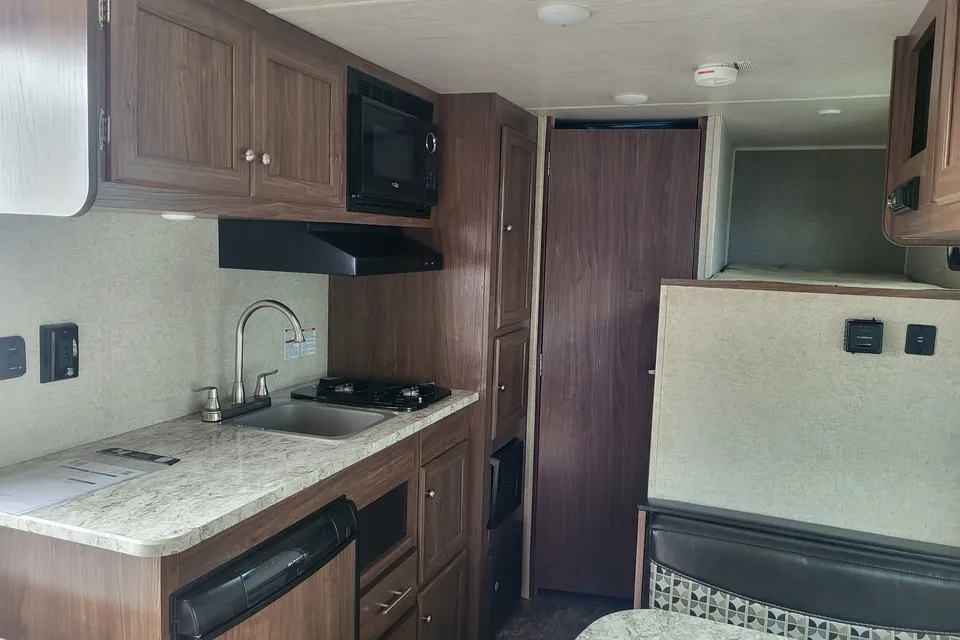 Paul's Heartland Pioneer 17bh Micro Trailer