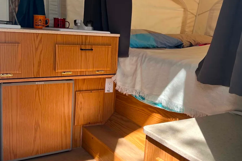 Easy-to-Tow Pop-Up Camper - Sleeps 6 |SUV Friendly