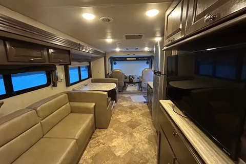 Mike’s Thor Windsport Class A Motor coach