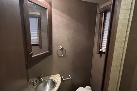 Mike’s Thor Windsport Class A Motor coach