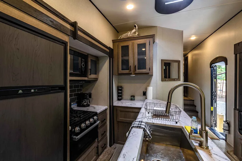 Austin's Keystone Hideout Fifth Wheel