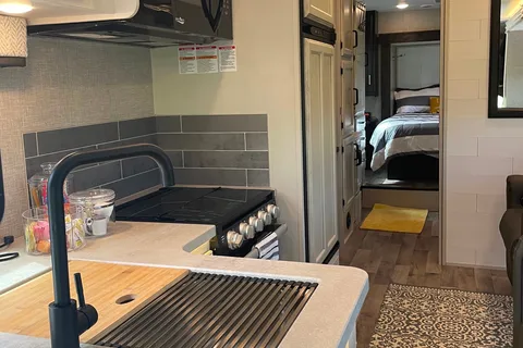 Ustacyia's Jayco Greyhawk 30Z Class C