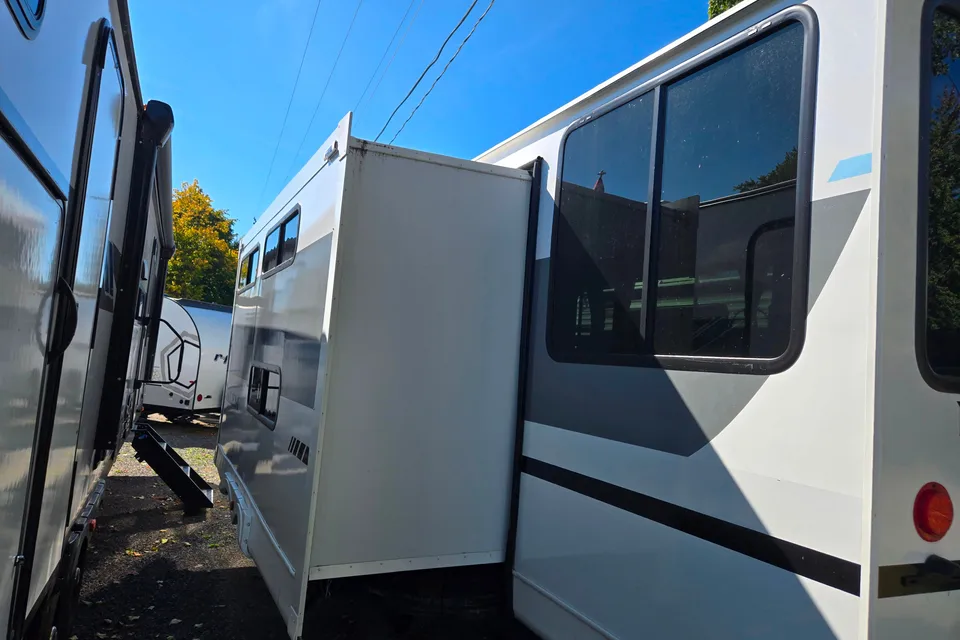 CalvinAngela's Salem View Travel Trailer