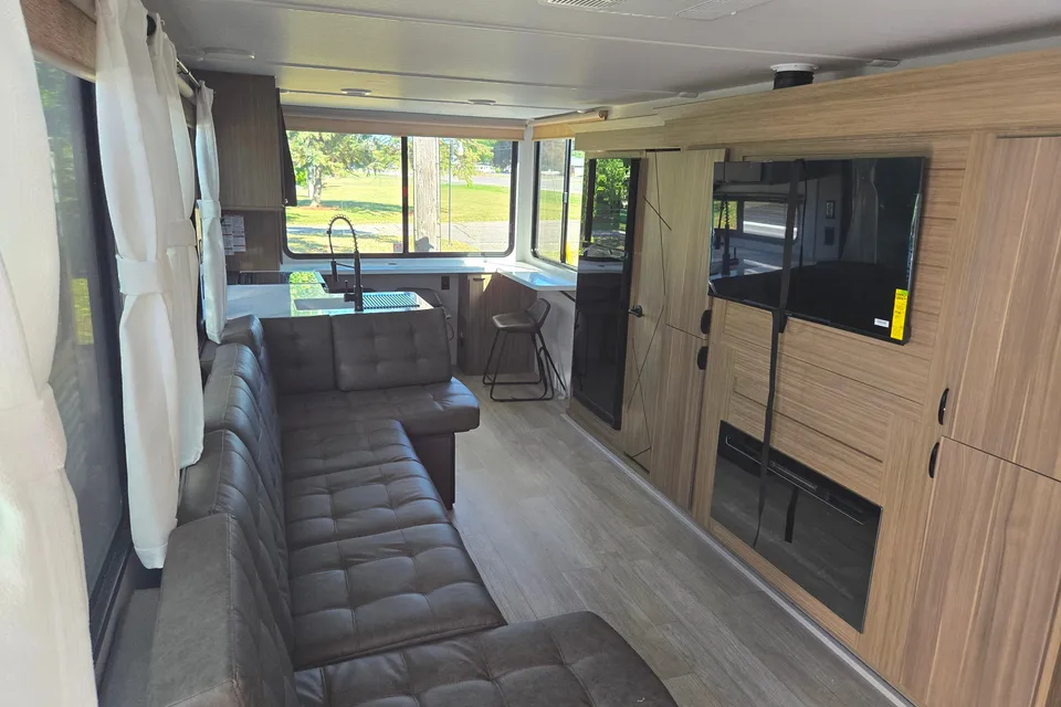 CalvinAngela's Salem View Travel Trailer