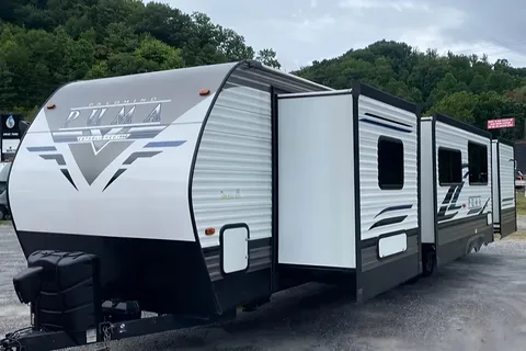 Ricky's Palomino Puma Bunkhouse