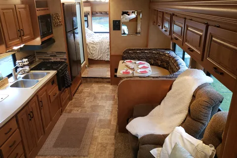 32' Forest River Sunseeker