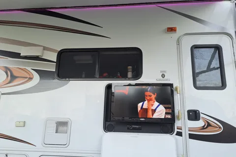 32' Forest River Sunseeker