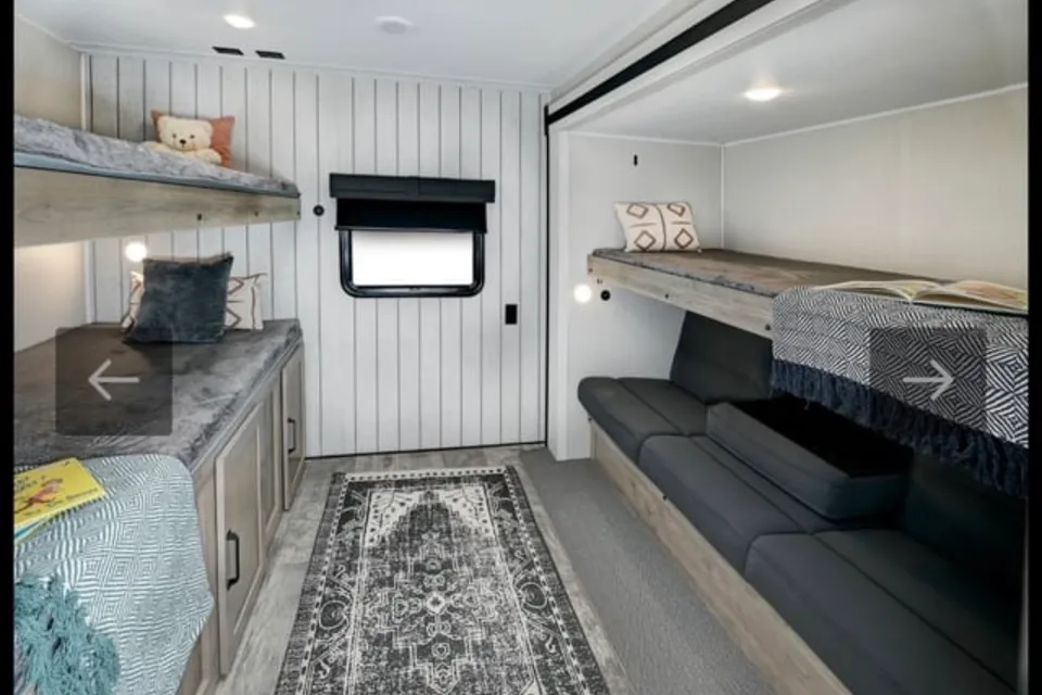 2022 Palomino Puma 32BHQS Travel Trailer