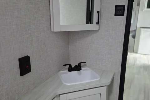 *BRAND NEW**Open Range Conventional 26BHS Travel Trailer*bunk beds*