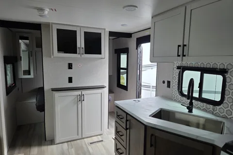 *BRAND NEW**Open Range Conventional 26BHS Travel Trailer*bunk beds*