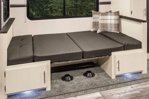Maude's Venture RV Stratus Travel Trailer