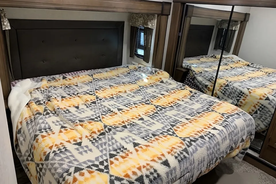 jamie's Keystone 369BHS COUGAR Fifth Wheel