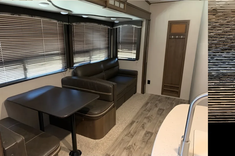 jamie's Keystone 369BHS COUGAR Fifth Wheel