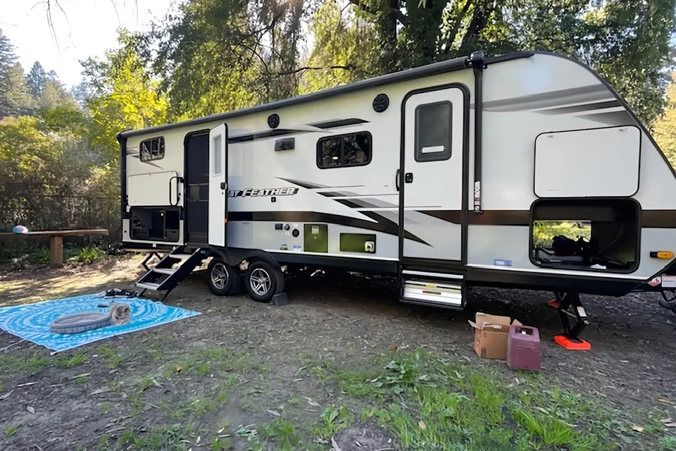 (Delta Diva ) 2022 Jayco Jay Feather 24bh