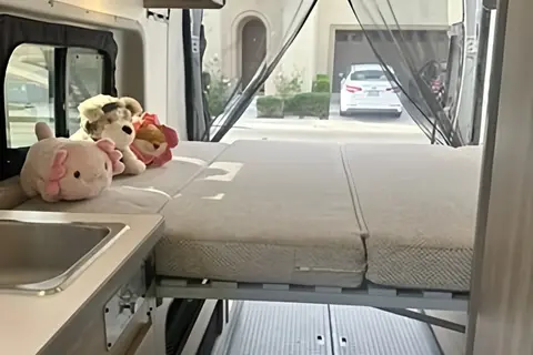 Ray's Winnebago 2022 Winnebago Solis – Sleeps 4 | Easy-to-Drive Camper Class B