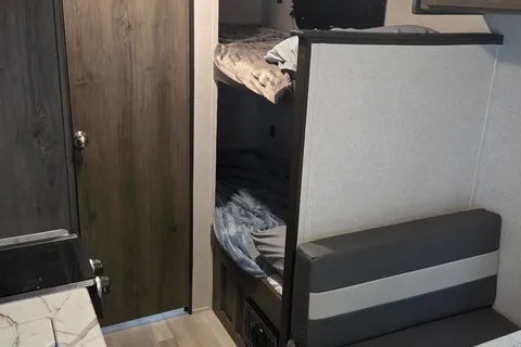 Let'z Go Glamping's Viking 17 BH