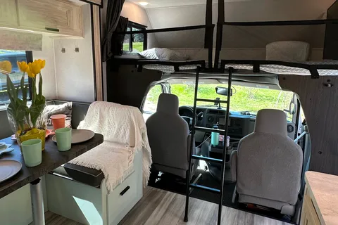 SUNNY the Bright Beautiful Sunseeker (Class C)