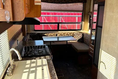 Douglas's Keystone 202QBWE Travel Trailer