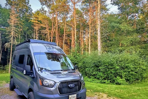4x4 Moxie Adventure Van, Off-Grid Electric, Heat & AC, Get Outdoors!