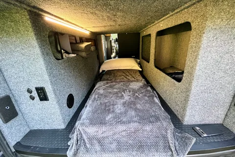 4x4 Moxie Adventure Van, Off-Grid Electric, Heat & AC, Get Outdoors!