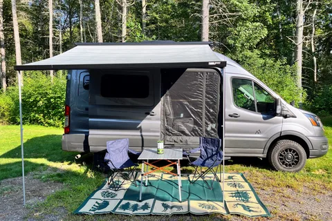 4x4 Moxie Adventure Van, Off-Grid Electric, Heat & AC, Get Outdoors!