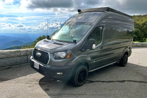 4x4 Moxie Adventure Van, Off-Grid Electric, Heat & AC, Get Outdoors!