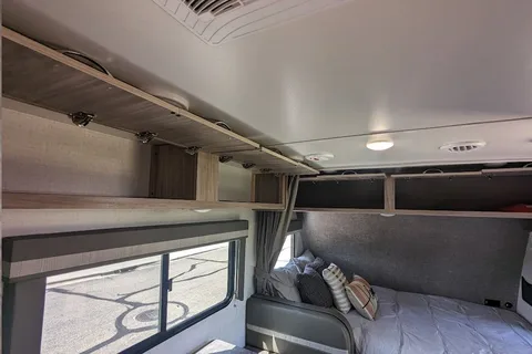 Ready for 2026 - Spacious Yet Compact: 2022 Winnebago - Fits 6, Tows Easy!