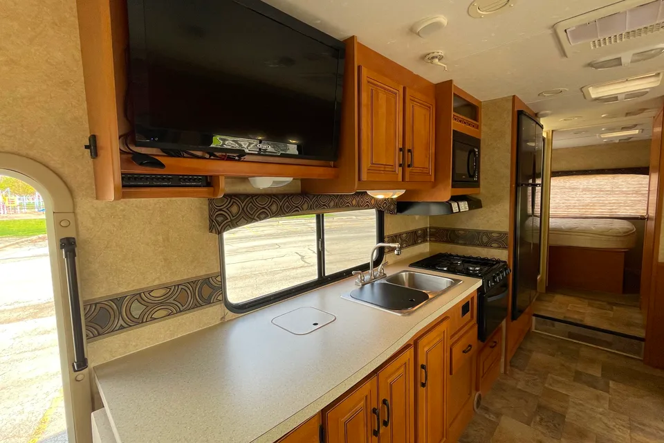 Joseph's Jackpot Joe Adventures (The Vdara) Unlimited Miles SLEEPS 8 #5 Forest River Sunseeker Class C