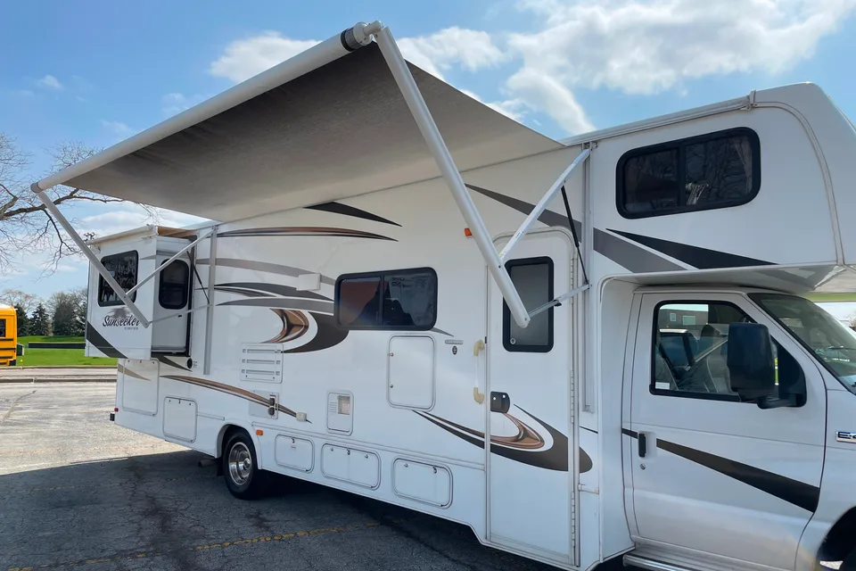 Joseph's Jackpot Joe Adventures (The Vdara) Unlimited Miles SLEEPS 8 #5 Forest River Sunseeker Class C