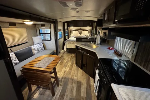 Kew Family Cruiser RV 21RB Travel Trailer