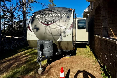 Kew Family Cruiser RV 21RB Travel Trailer