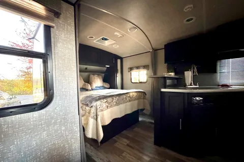 Kew Family Cruiser RV 21RB Travel Trailer