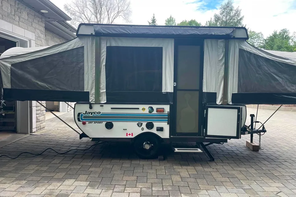 Ben and Jenna’s Cozy Muskoka Adventure Tent Trailer