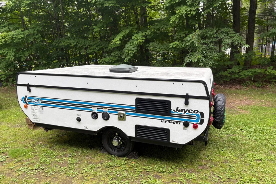 Ben and Jenna’s Cozy Muskoka Adventure Tent Trailer
