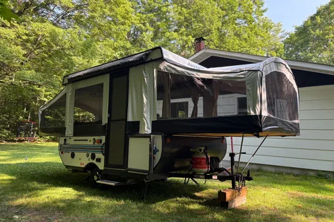 Ben and Jenna’s Cozy Muskoka Adventure Tent Trailer