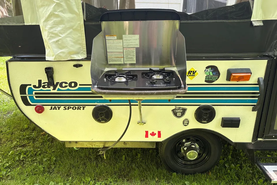 Ben and Jenna’s Cozy Muskoka Adventure Tent Trailer