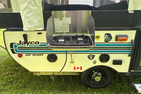 Ben and Jenna’s Cozy Muskoka Adventure Tent Trailer