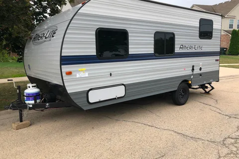 Cozy Gulf Stream Ameri-Lite Super Lite 199DD Travel Trailer - Now for Sale