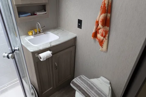 IBB Coachmen freedom express 246 RKS Travel Trailer