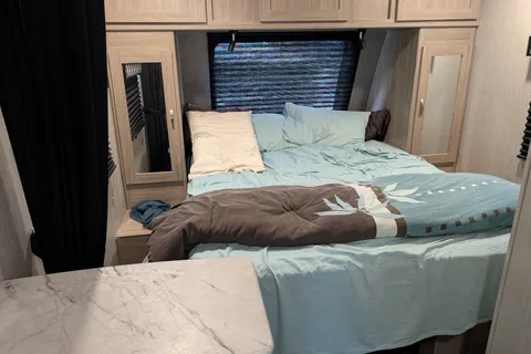 IBB Coachmen freedom express 246 RKS Travel Trailer