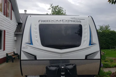 IBB Coachmen freedom express 246 RKS Travel Trailer